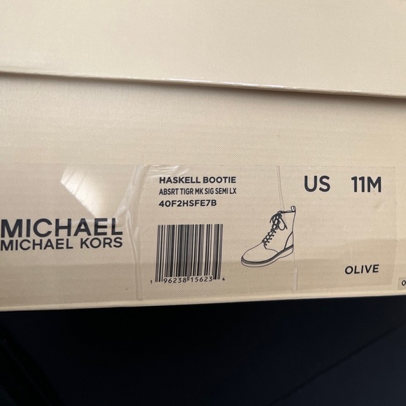 Michael Kors Haskell Tiger Logo Print Canvas Boot - Picture 7 of 7